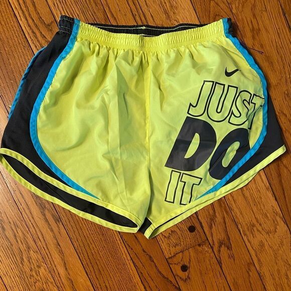 Nike green geometric and neon yellow 2 pack Dri-FIT Tempo Running Shorts - Picture 3 of 8